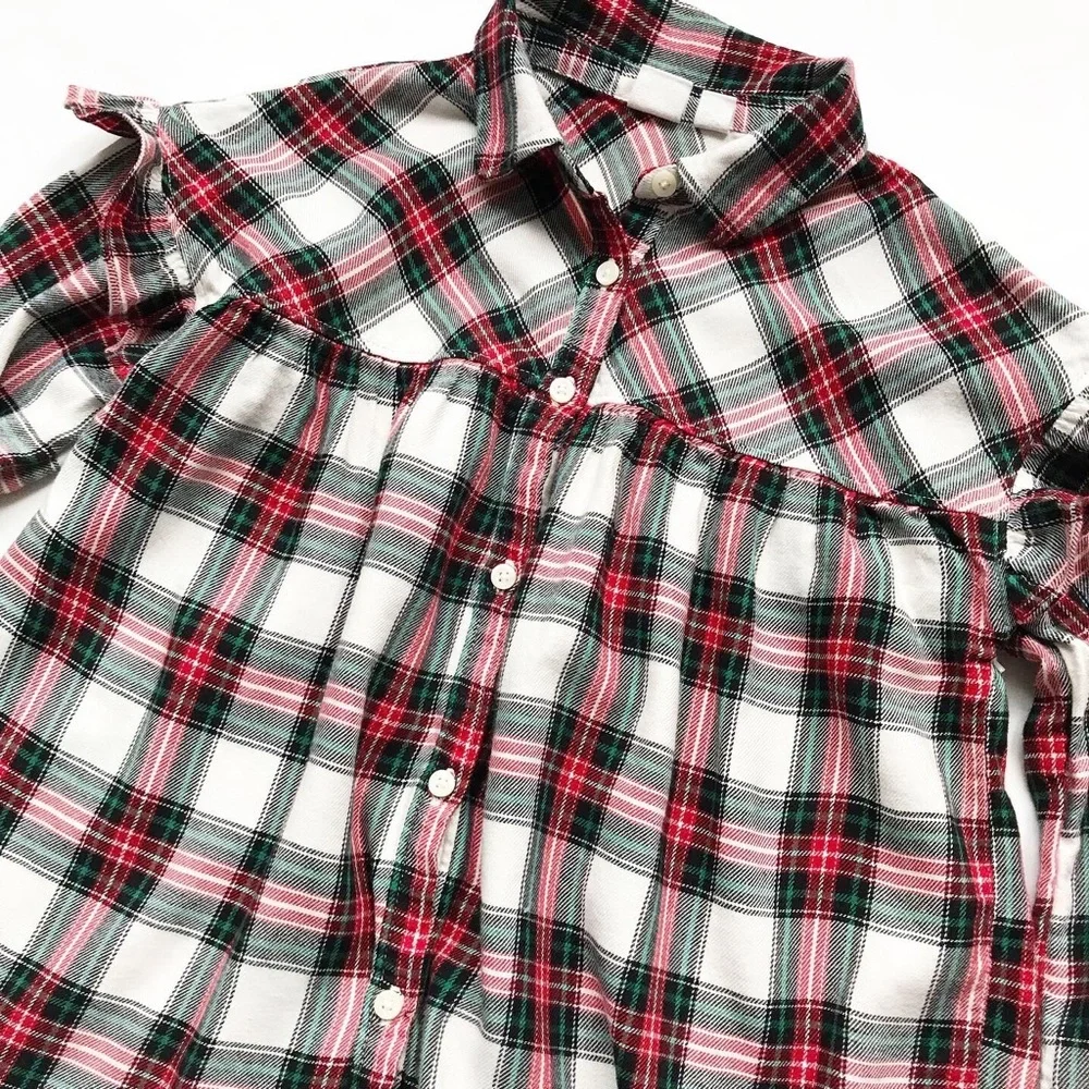 Gap kids green/red/white plaid button up EUC 8Y